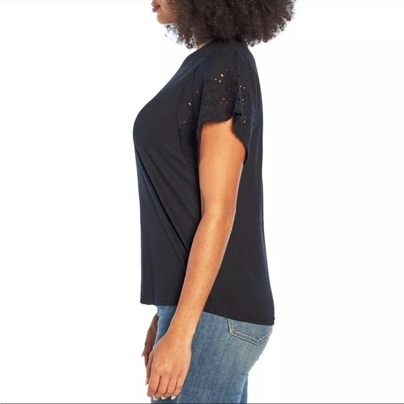 GAP Short Sleeve Women's Eyelet Sleeve Top size Medium - Picture 5 of 9